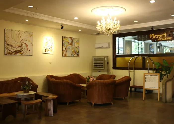 Eagle Bay Hotel