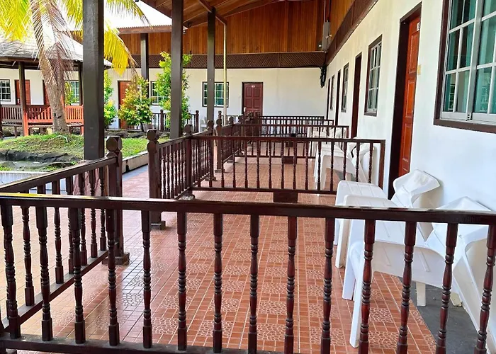 Landcons Hotel & Resort